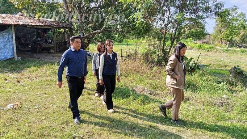 ลงพื้นที่ออกเยี่ยมบ้านผู้ยากไร้ เพื่อติดตามคุณภาพชีวิต และมอบสิงของอุปปโภคบริโภคที่จำเป็น และให้กำลังใจ โดยเน้นการซ่อมแซมบ้าน ปรับสภาพแวดล้อมให้เหมาะสม